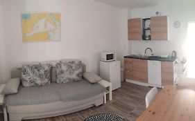 Levant, Cosy And Modern Apartment In Novalja Center